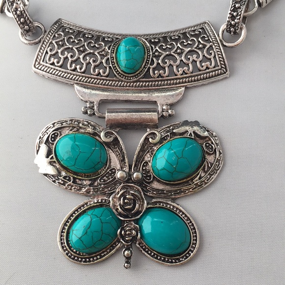 New! Howlite Stone Butterfly Necklace - Picture 3 of 7